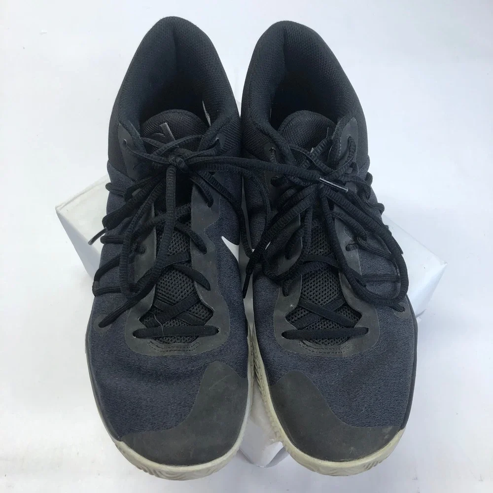 Nike pair zoom